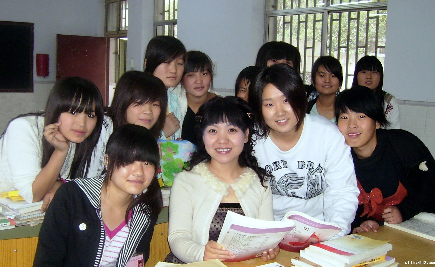 李迪深受学生的信赖、喜爱和尊重.jpg