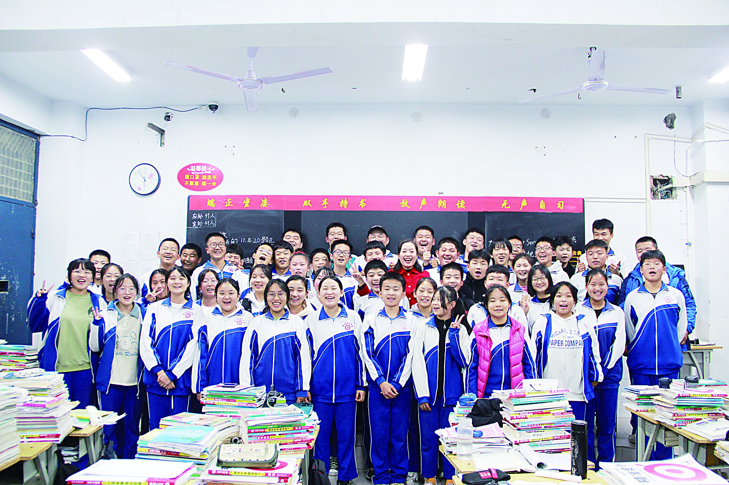 难得的一张“全家福”.JPG