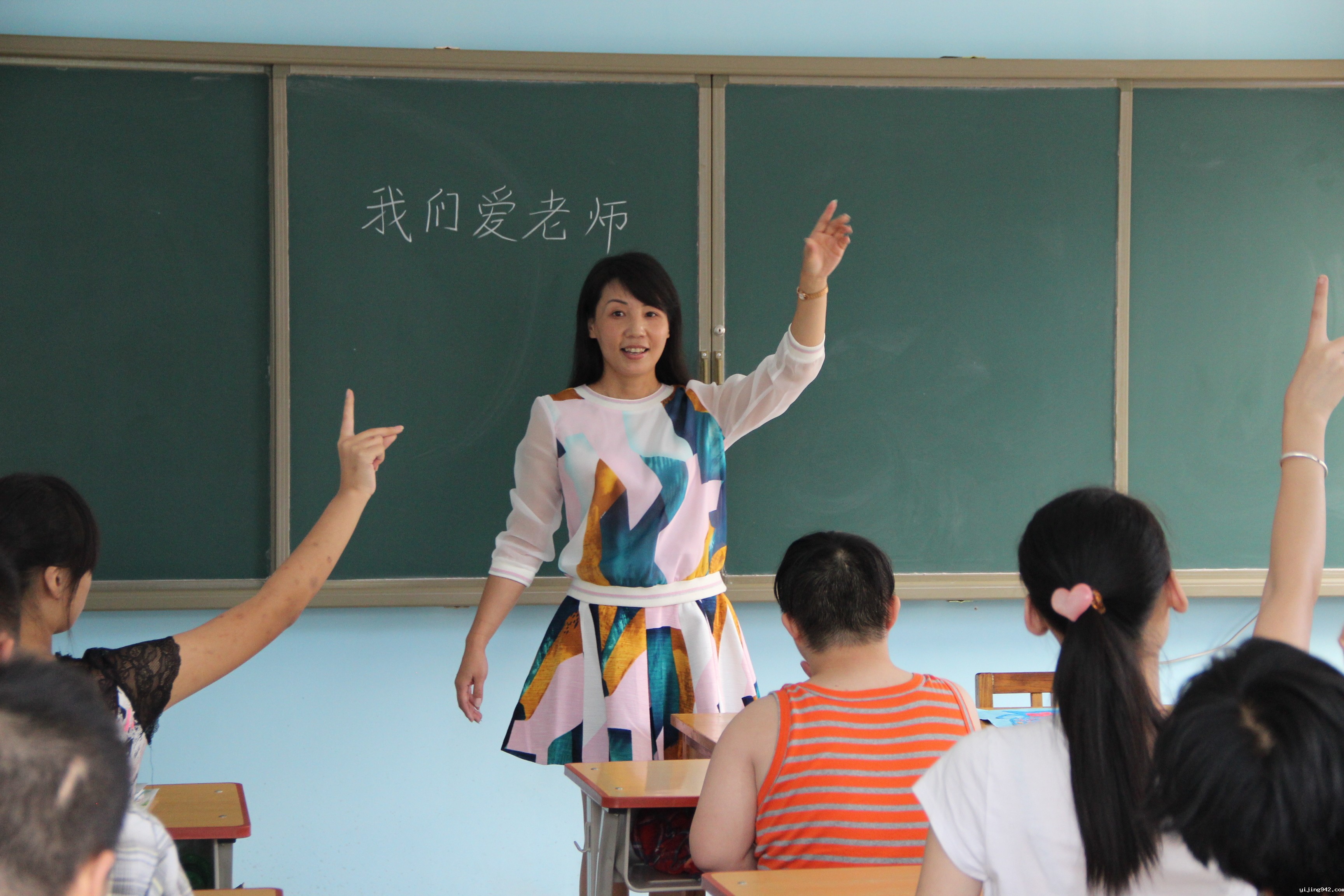 教聋哑孩子们学习，需要更多的专业的知识和耐心2.JPG