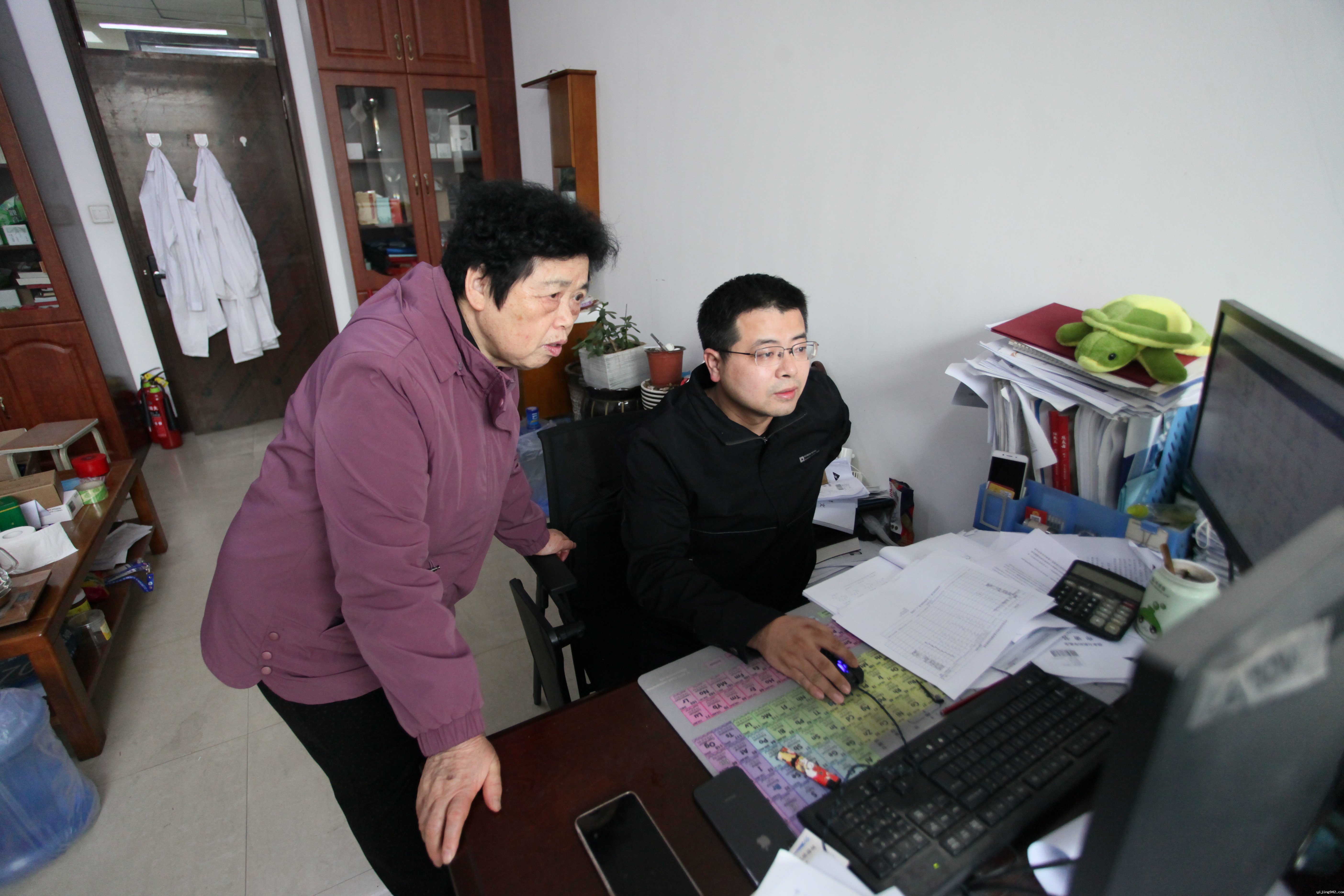 渠桂荣对杨启亮的关心关爱与指导延续至今.JPG