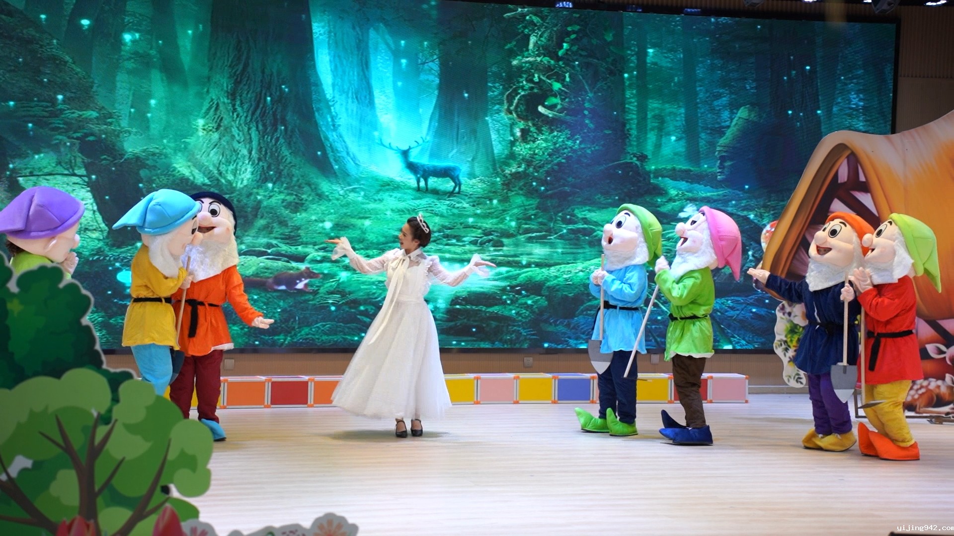 童话剧《白雪公主》2.jpg