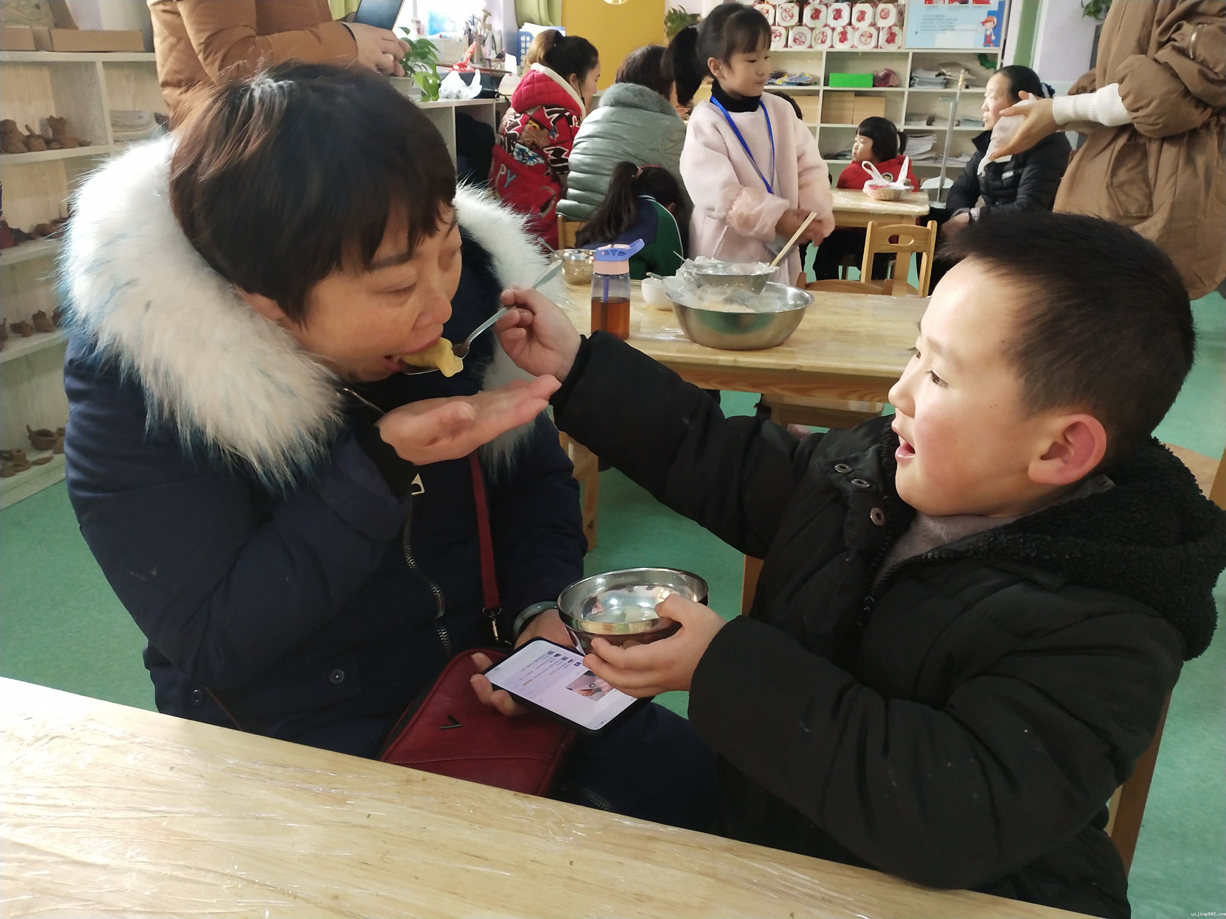 亲子包饺子.jpg