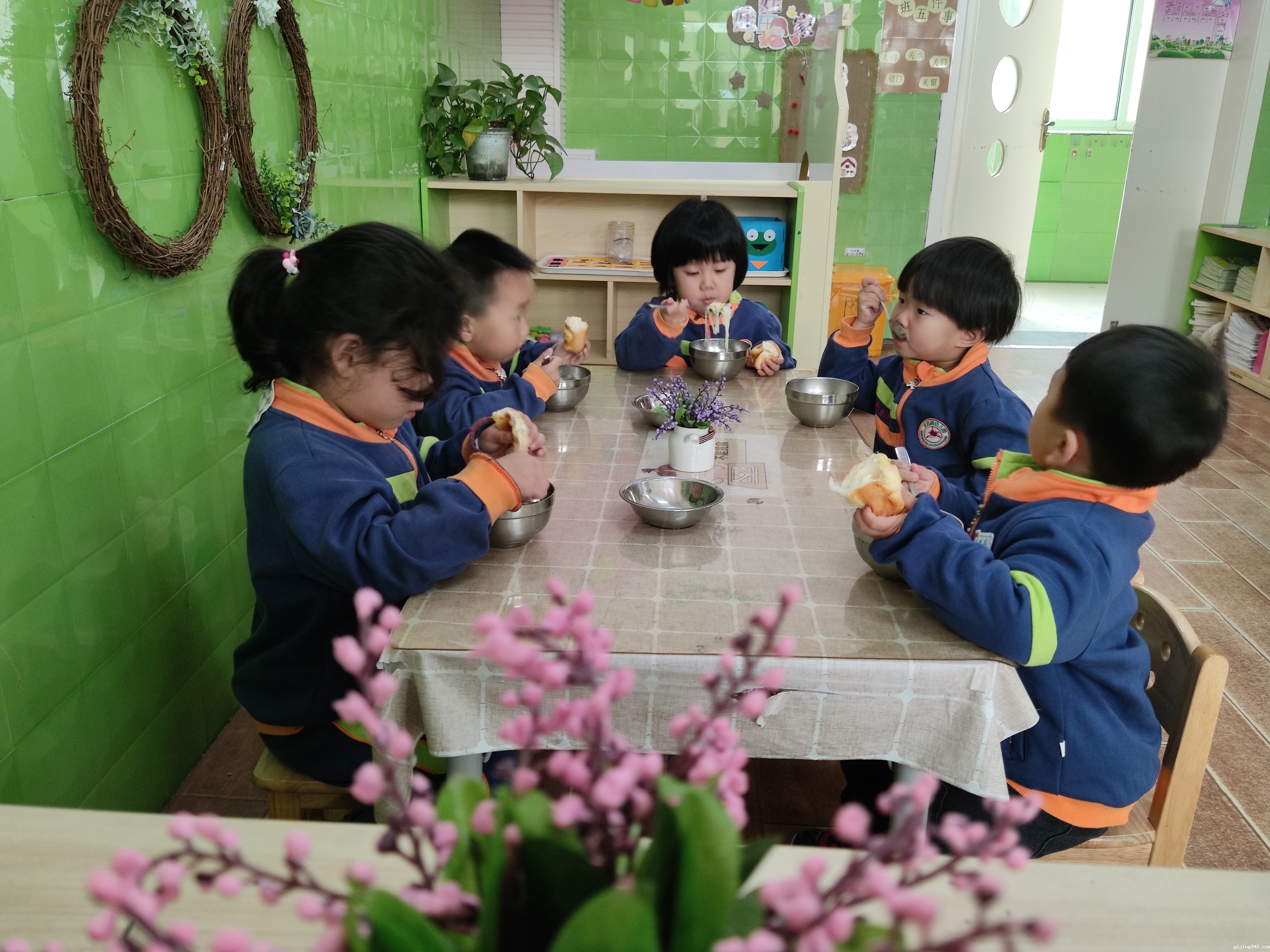 就餐1.jpg